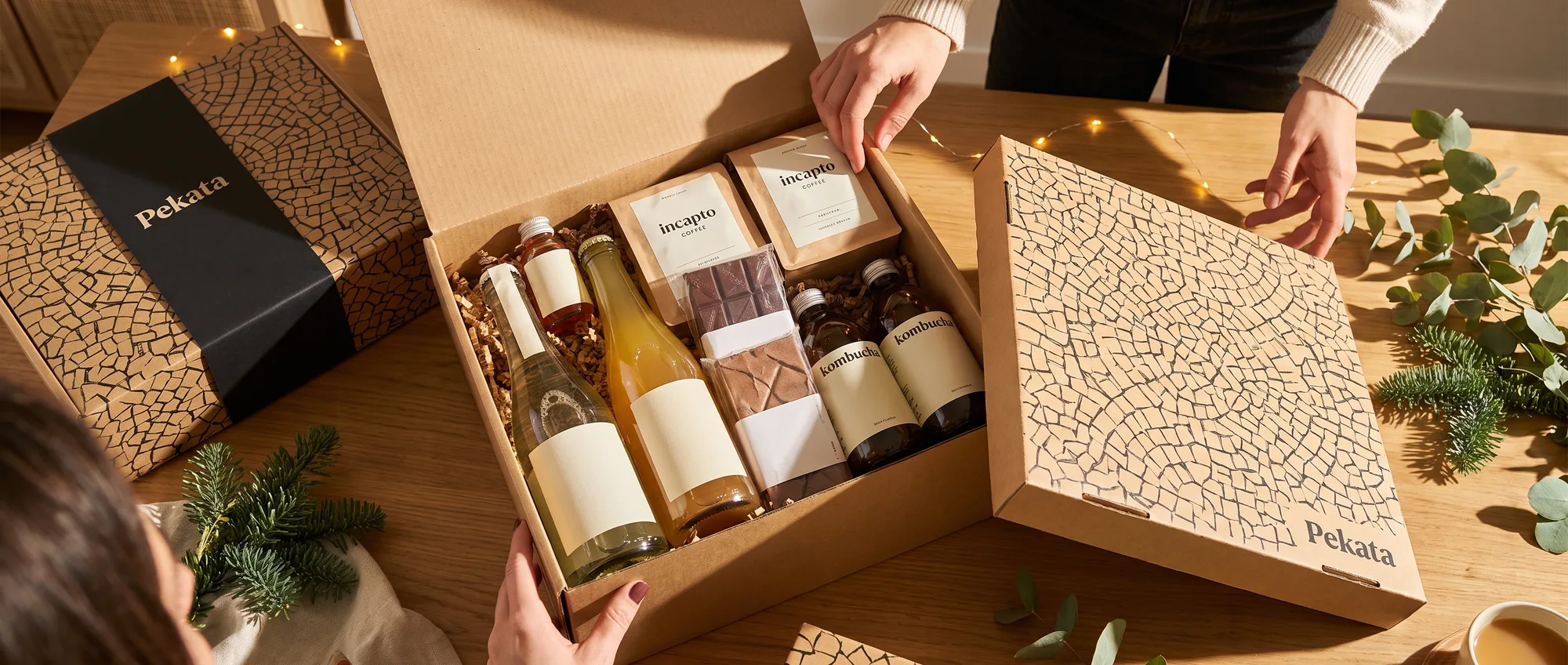 Pekata kerstpakket zonder alcohol met speciale koffie, kombucha en alcoholvrije bubbels